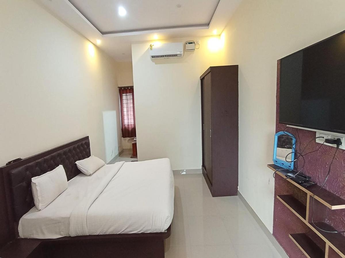 Mg Residency Hotel Chikmagalur Exterior photo