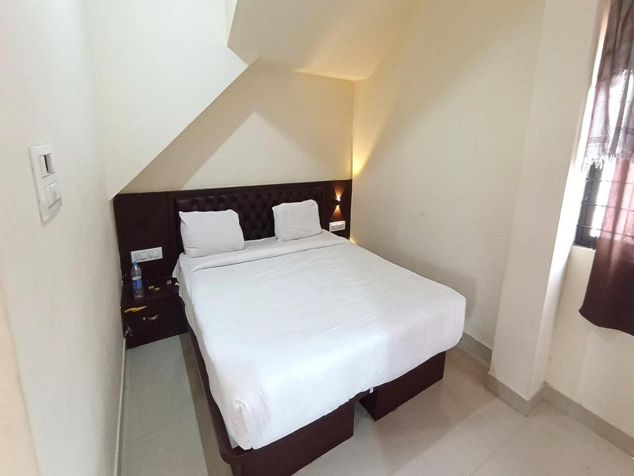 Mg Residency Hotel Chikmagalur Exterior photo