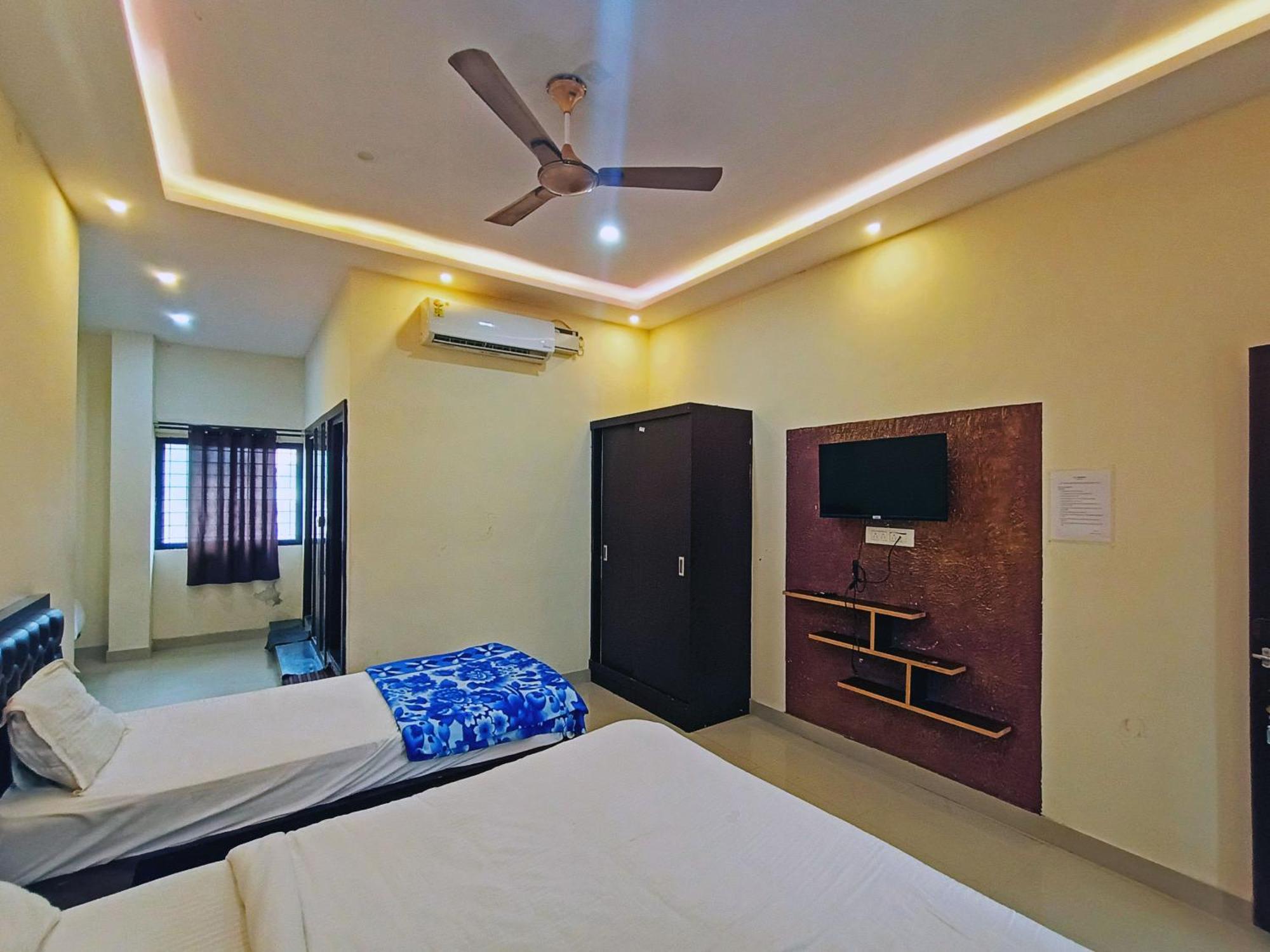Mg Residency Hotel Chikmagalur Exterior photo